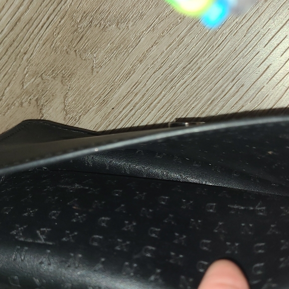 DKNY belt bag without the belt - Picture 4 of 5